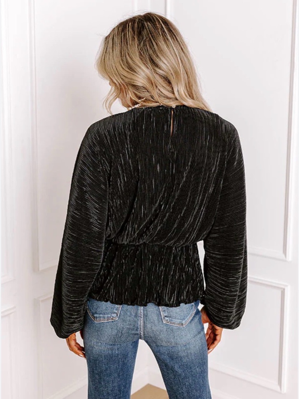 ENTRO by Anthropologie Black Silky Pleated Balloon Sleeve Top Size medium  NWT - Picture 2 of 9